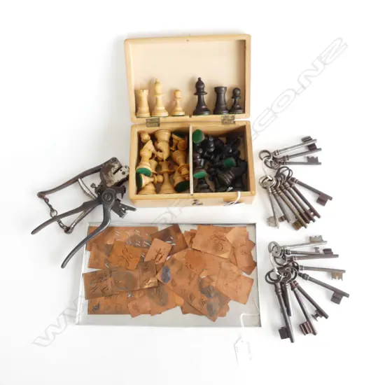 2 BUNCH ANTIQUE KEYS, 2 OLD PUNCH TOOLS, BOX OF WOODEN CHESS PIECES & TRAY ANTIQUE ART NOUVEAU COPPER STENCIL MONOGRAMS