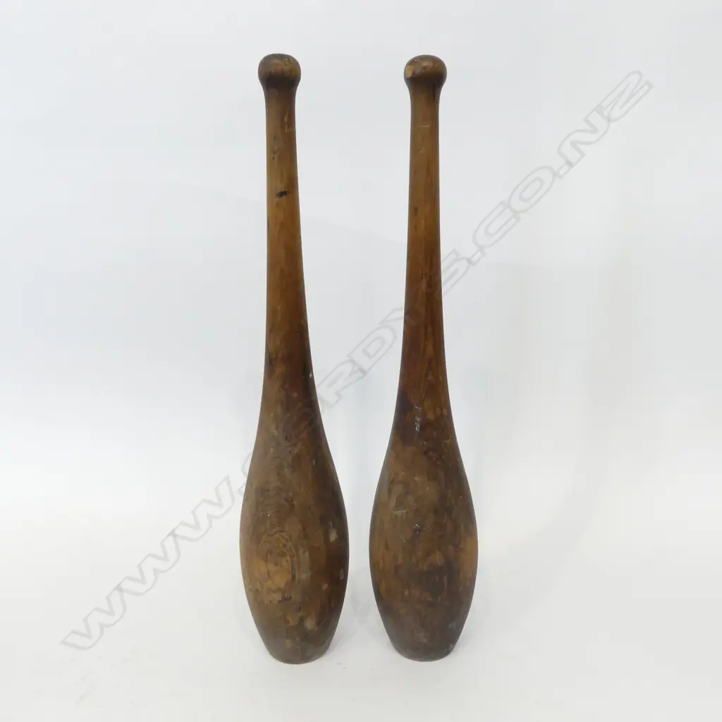2 OLD WOODEN JUGGLING/EXERCISE SKITTLES L510 MM  Image 1++
