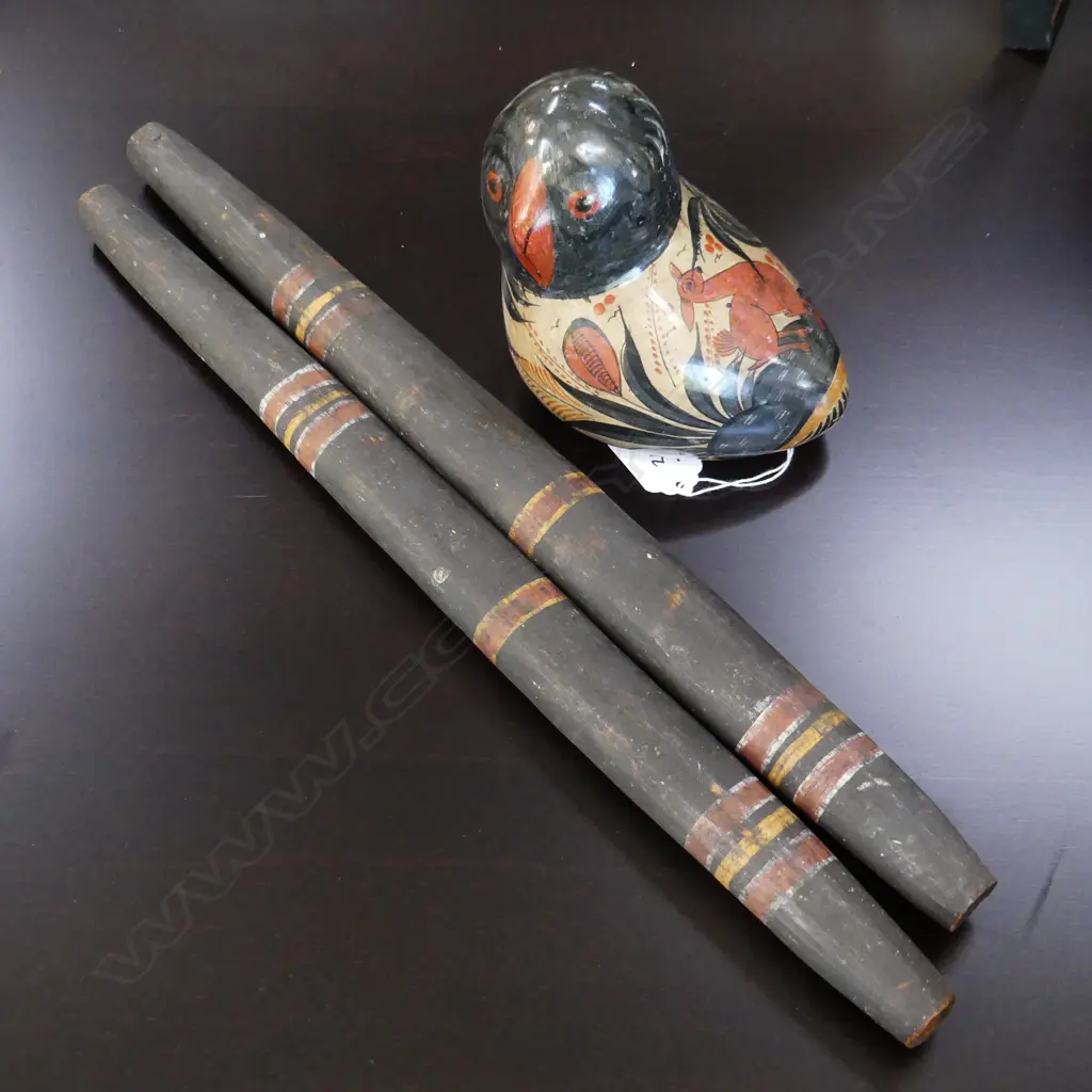PR ABORIGINAL PAINTED WOODEN TALKING STICKS L.435mm, MEXICAN CERAMIC BIRD Image 1++