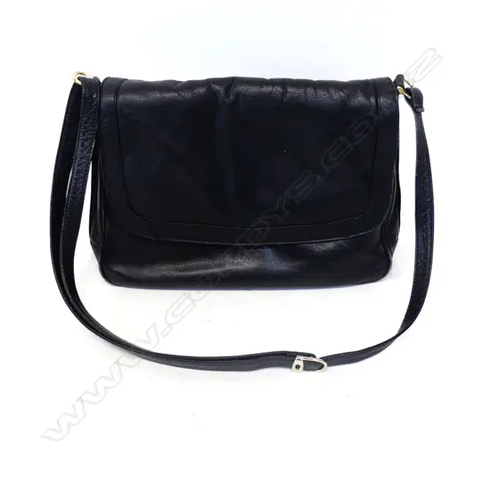 BLACK LEATHER SHOULDER  BAG 24 X 31 MM