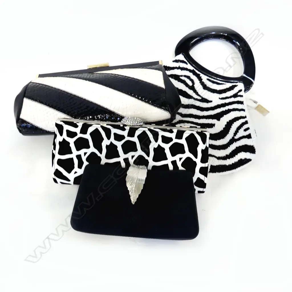4 RETRO BLACK /WHITE EVENING HAND BAGS Image 1++