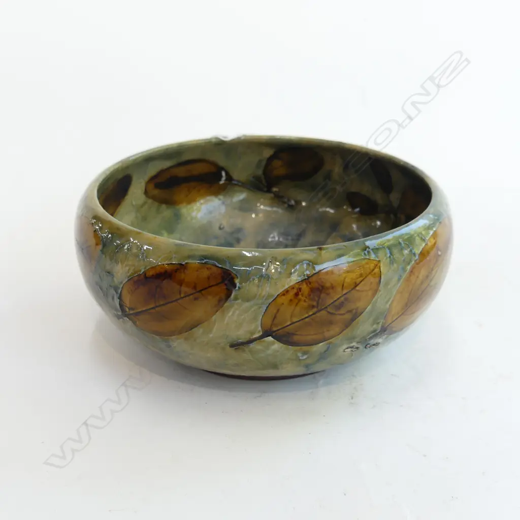 DOULTON LAMBETH AUTUMN LEAVES STONEWARE BOWL Image 1++
