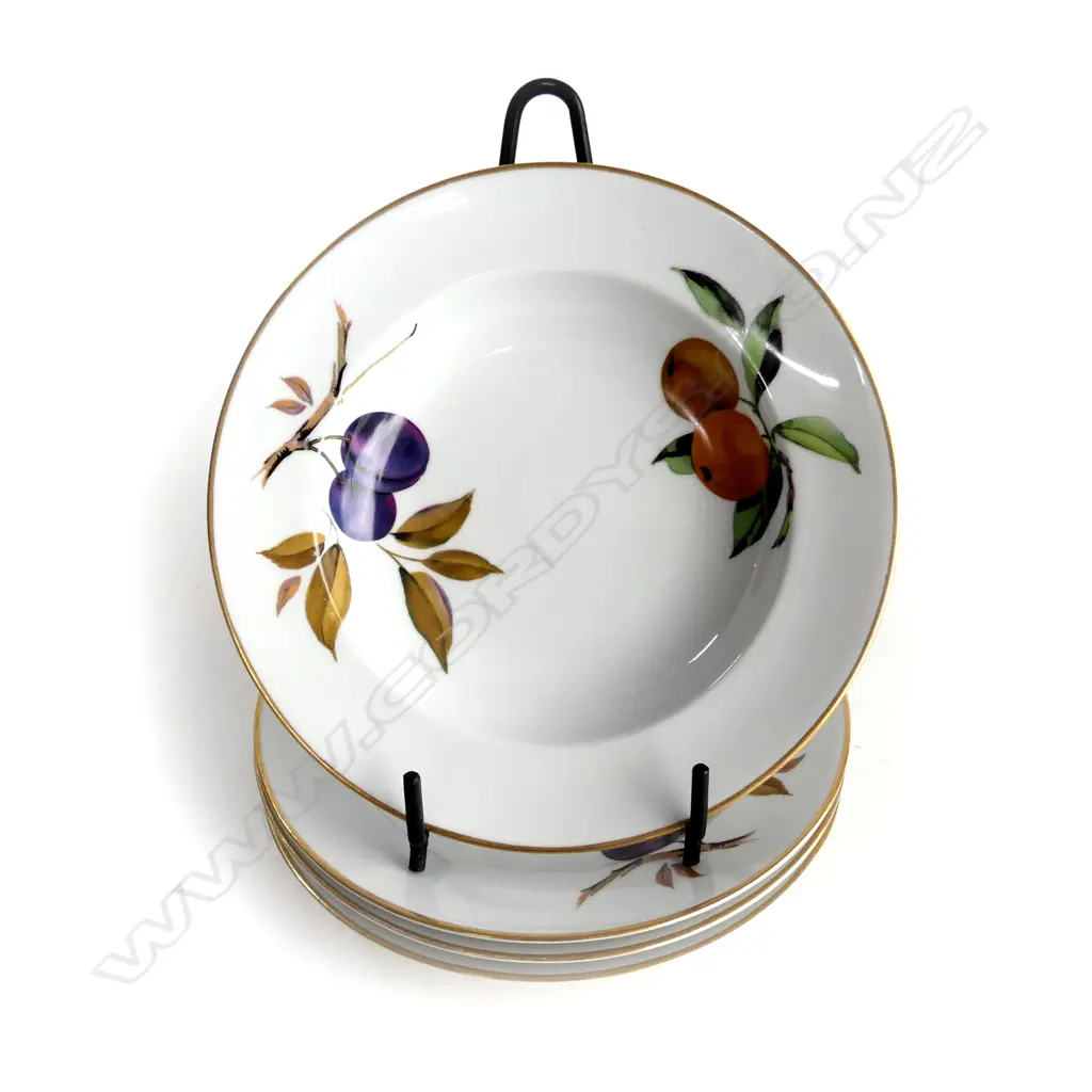 4 ROYAL WORCESTER EVESHAM BOWLS 230mm dia Image 1++