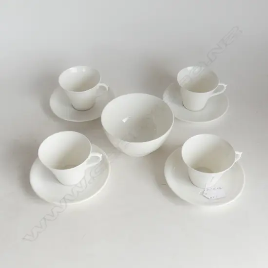 4 SHELLEY WHITE BONE CHINA CUPS & SAUCERS & SML BOWL