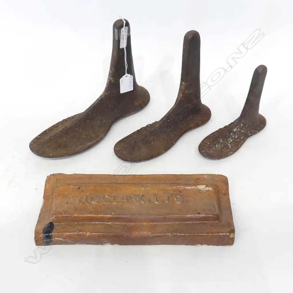 3 CAST IRON SHOE LASTS + R O CLARK LTD BRICK PRESS L.280mm Image 1++