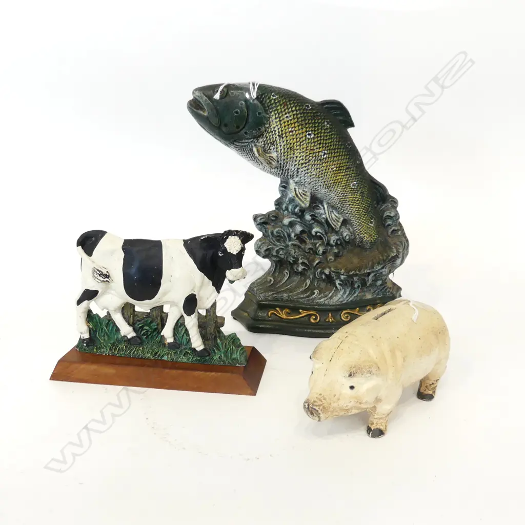 ONE CAST IRON TROUT DOORSTOP WITH CAST IRON PIGGY BANK AND SMALL RESIN COW H220 MM Image 1++