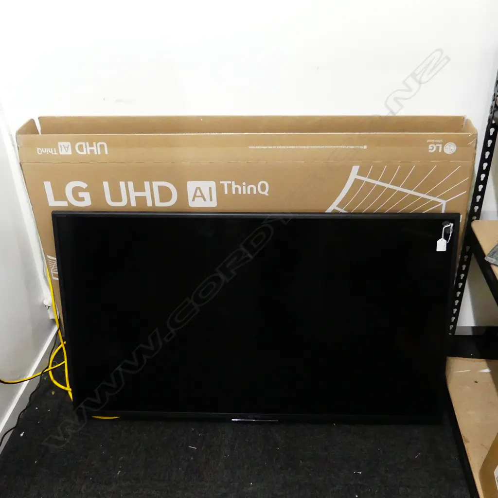 SONY  COLOUR TV   GOING Image 1++