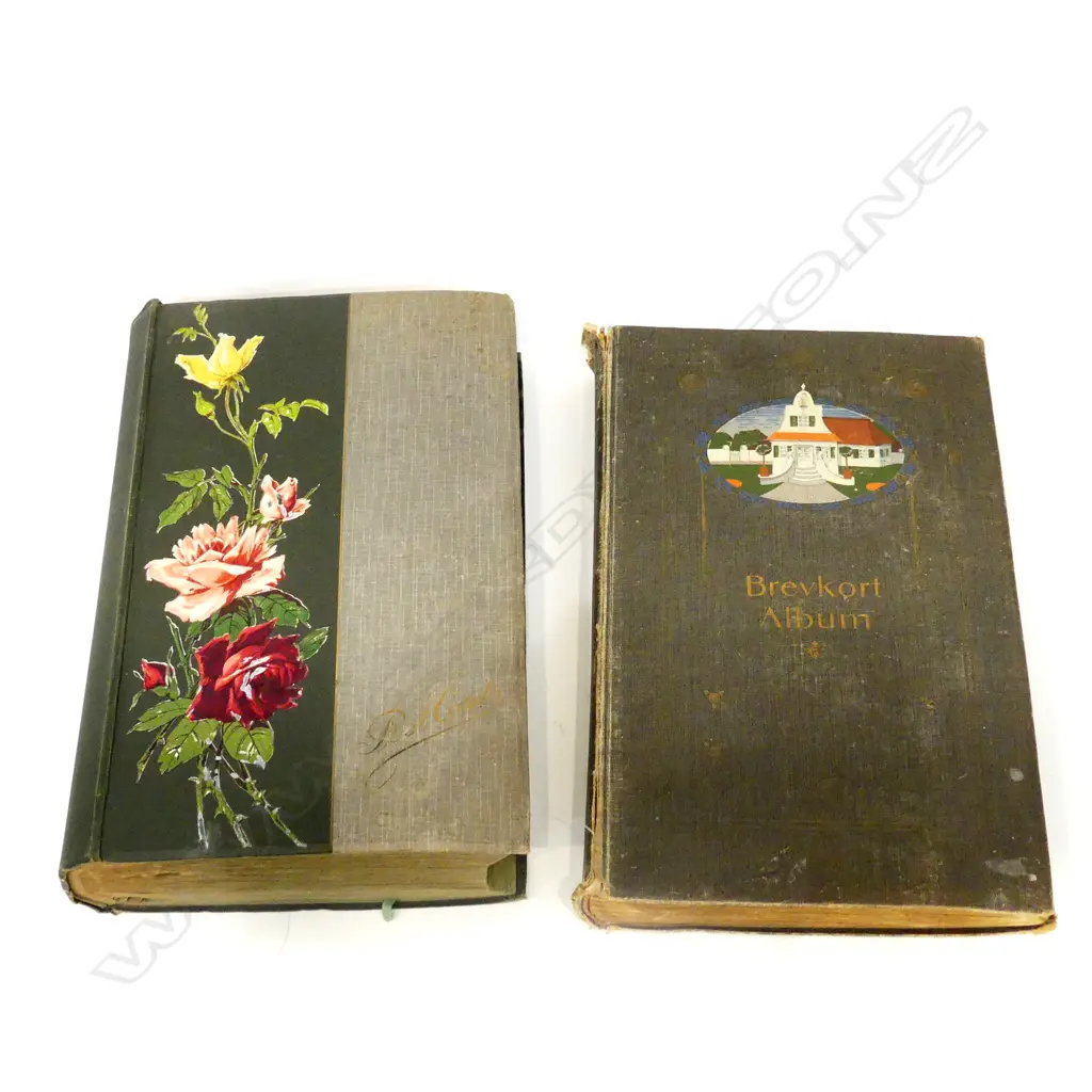 LARGE FOLDERS FULL OF ANTIQUE POSTCARDS EUROPE, NEW ZEALAND & AUSTRALIA  Image 1++