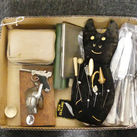 SMALL BOX COLLECTABLES DECO FIG HAT PINS ETC