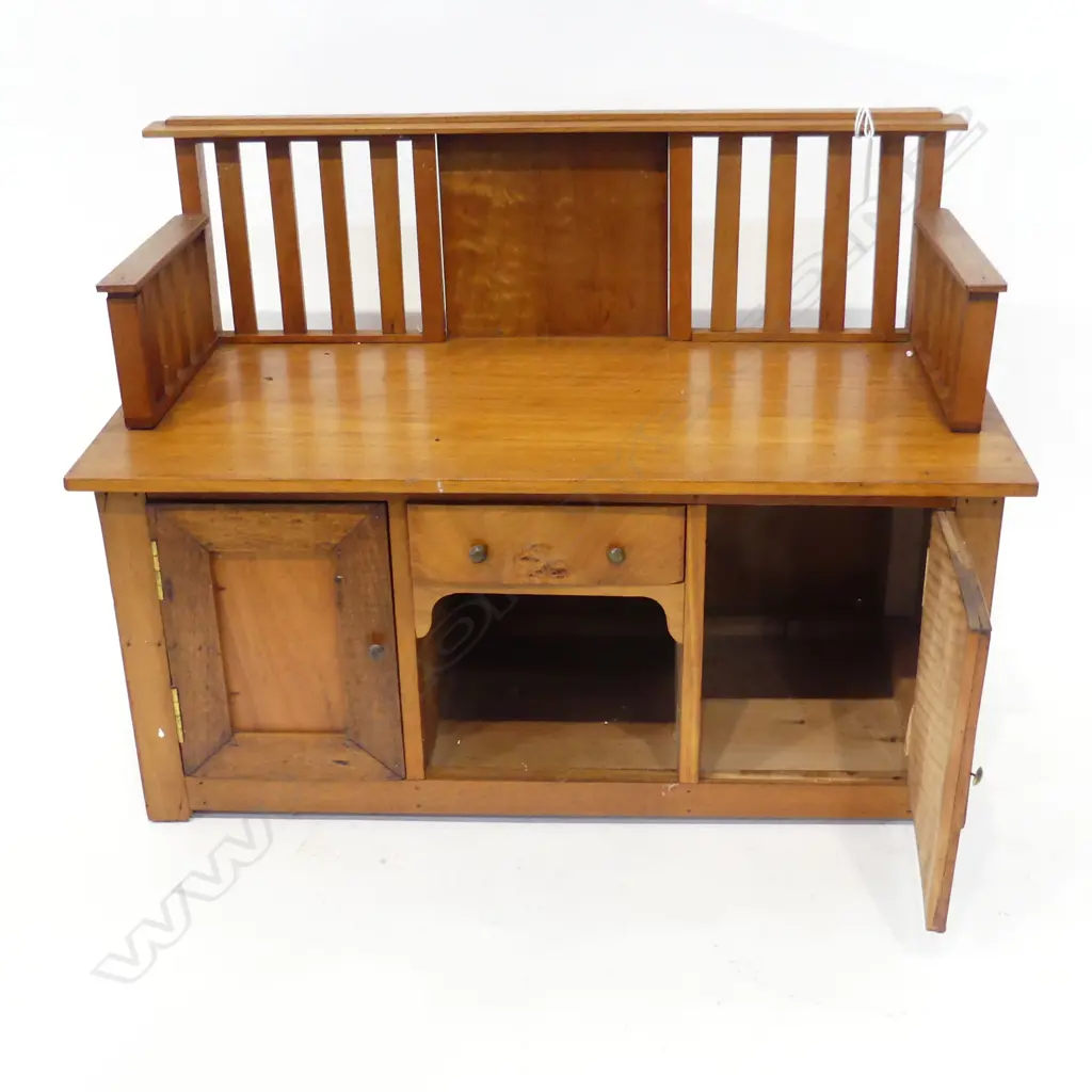 1920’S KAURI APPRENTICE FURNITURE SIDEBOARD WITH TWO CUPBOARDS AND DRAWER, L. 440mm, H. 320mm Image 1++