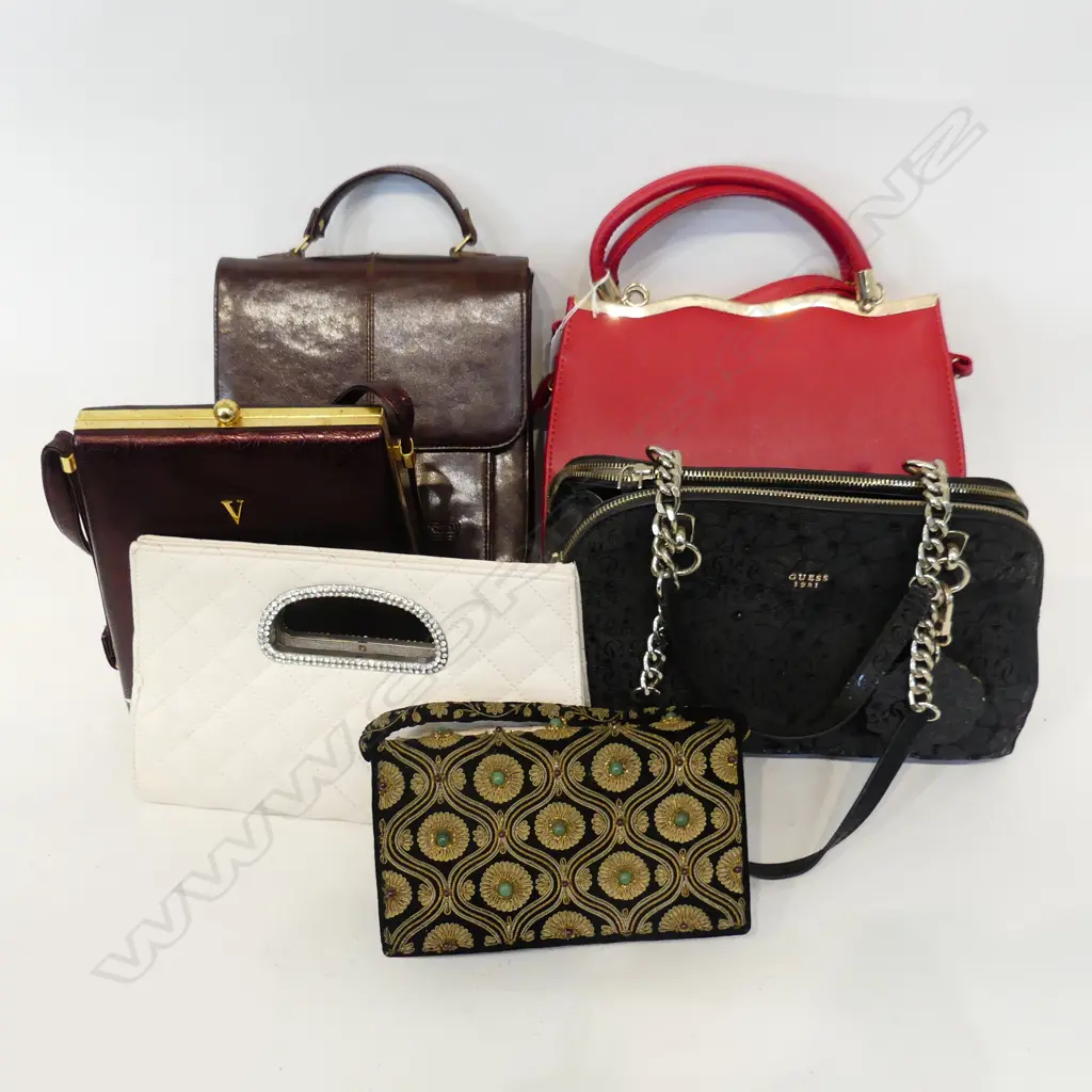 6 LADIES FASHION HANDBAGS Image 1++