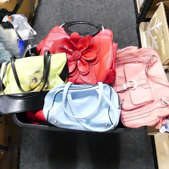BOX OF 8 FASHION HANDBAGS