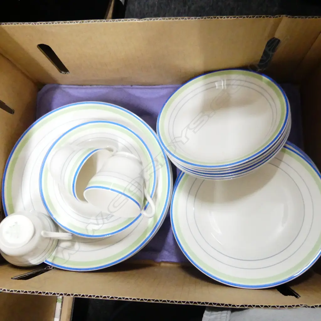 BOX LOT BRISTOL DECO PART DINNER SERVICE Image 1++