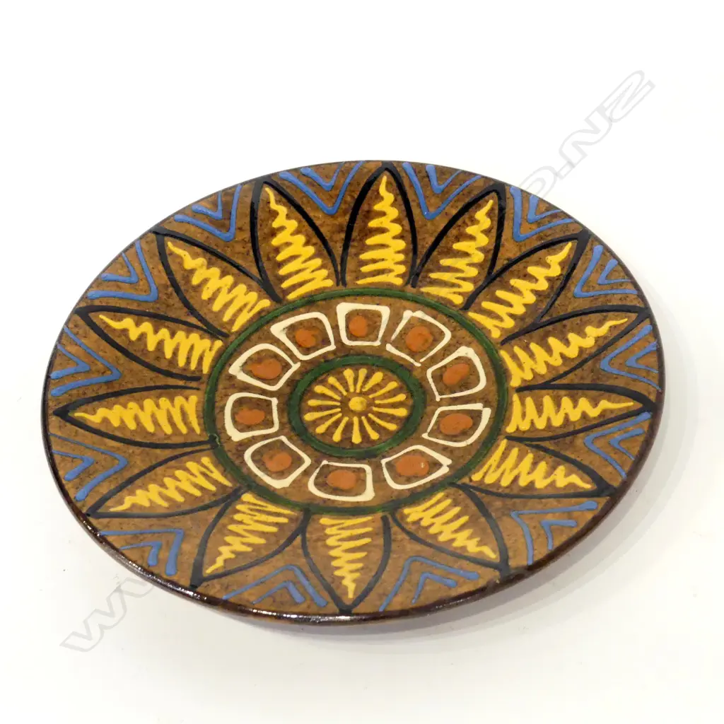 VINTAGE SPANISH PUIGDEMONT WALL PLATE EARTHENWARE WITH SLIP TRAIL DECORATION  Image 1++