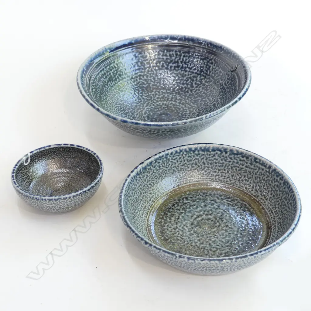 3 x JOHN WINEERA (TE HORO) SALT GLAE POTTERY BOWLS largest Dia.242mm Image 1++