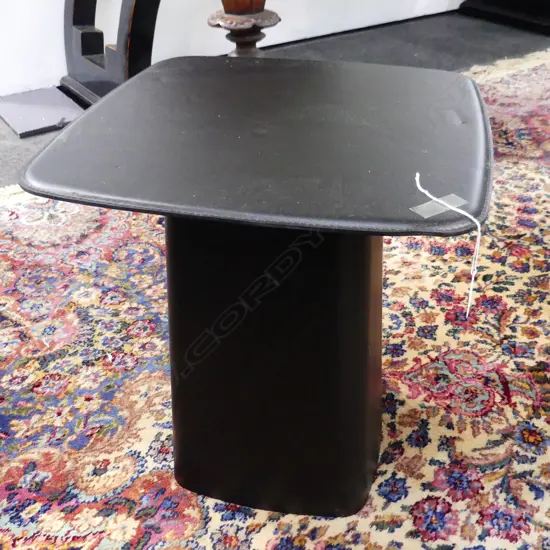 VITRA BLACK METAL SIDE TABLE w. LEATHER TOP, DESIGNED GERMANY 2004 H.450mm