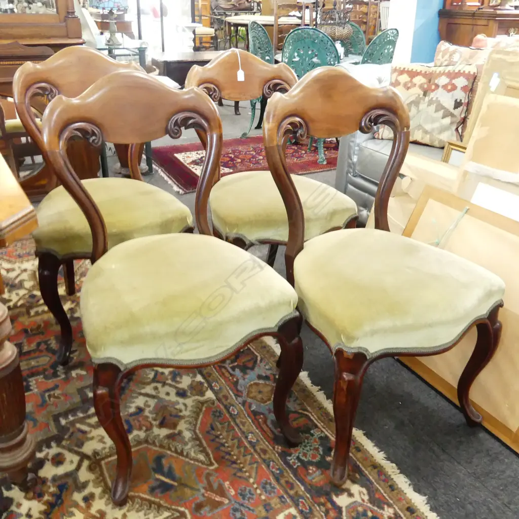 4 VICTORIAN DINING CHAIRS Image 1++