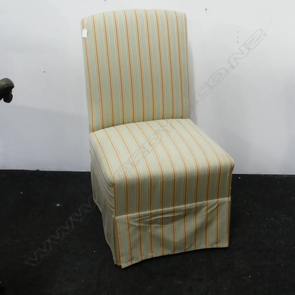 STRIPED SLIPPER CHAIR Image 1++