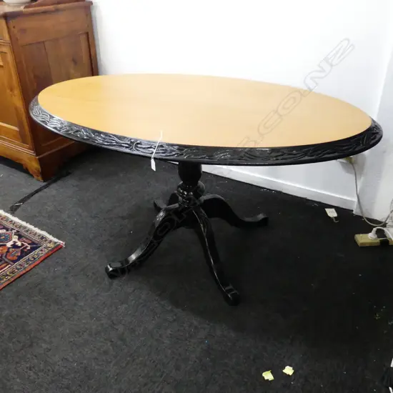 VICTORIAN STYLE OVAL DINING TABLE 1400x800x730mm