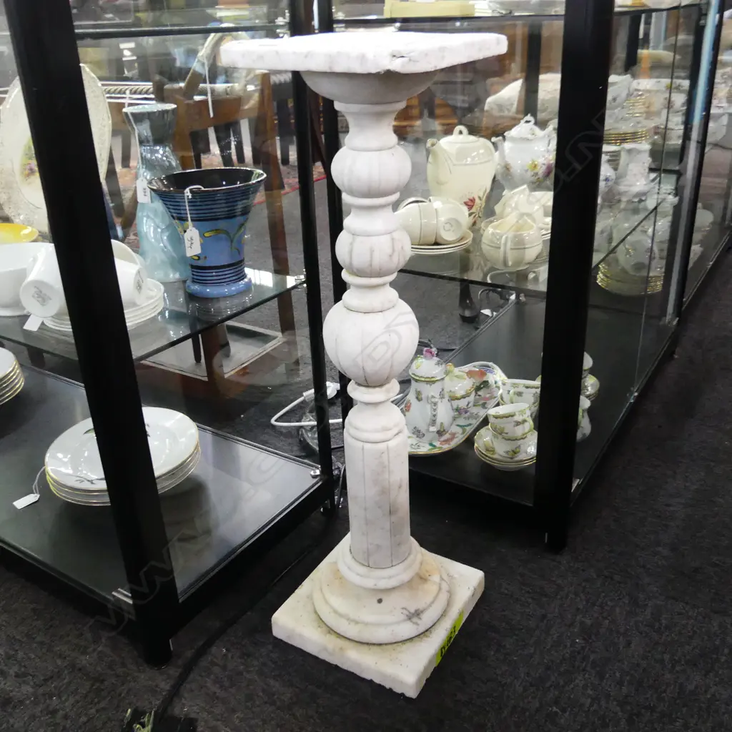 VINTAGE WHITE MARBLE COLUMN H.750mm Image 1++