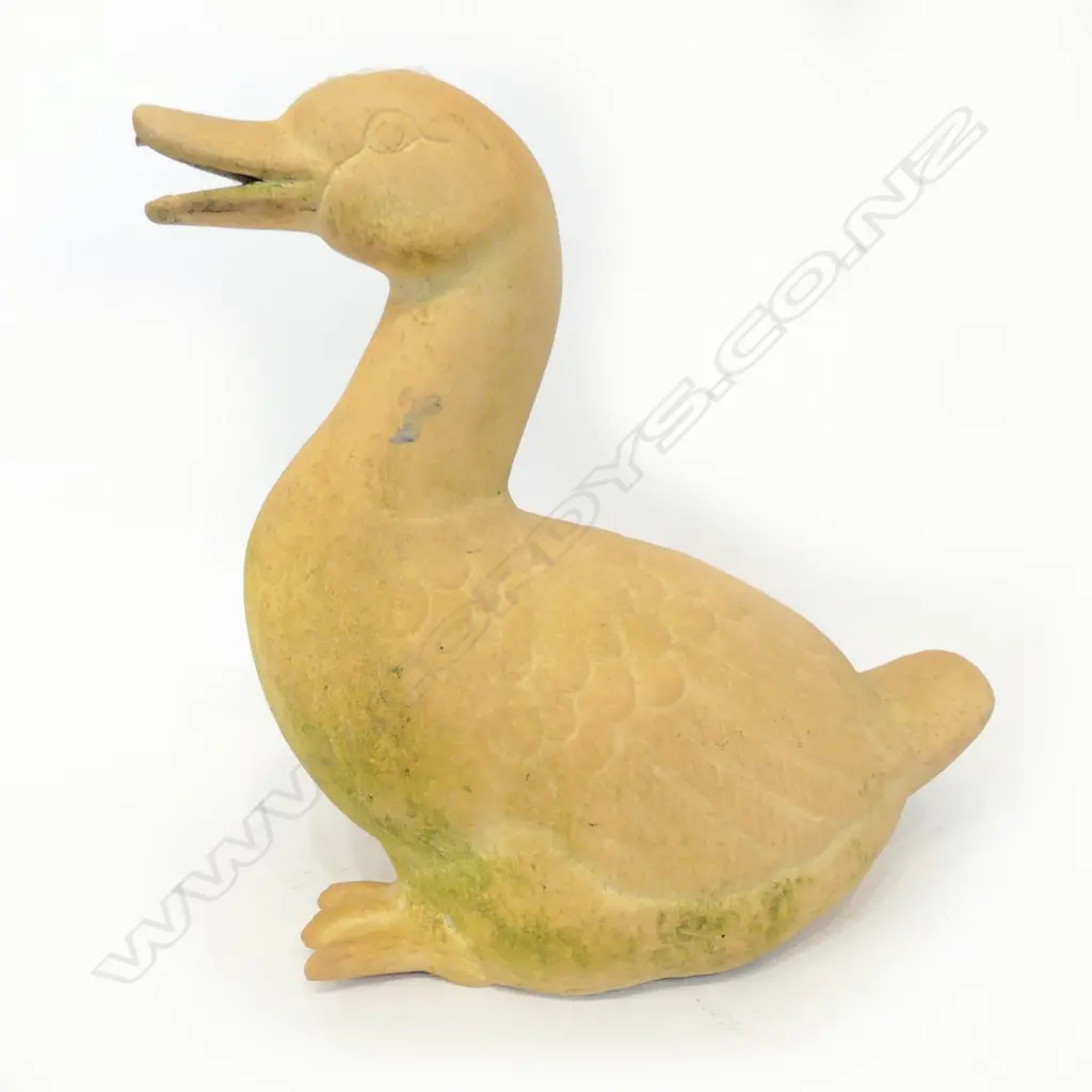 LARGE TERRACOTTA GARDEN DUCK H480 MM Image 1++