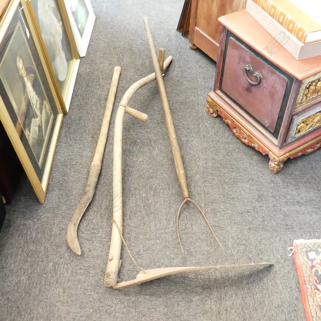 3 TOOLS/FORK/PRUNING/AND SCYTHE L 1470 MM Image 1++
