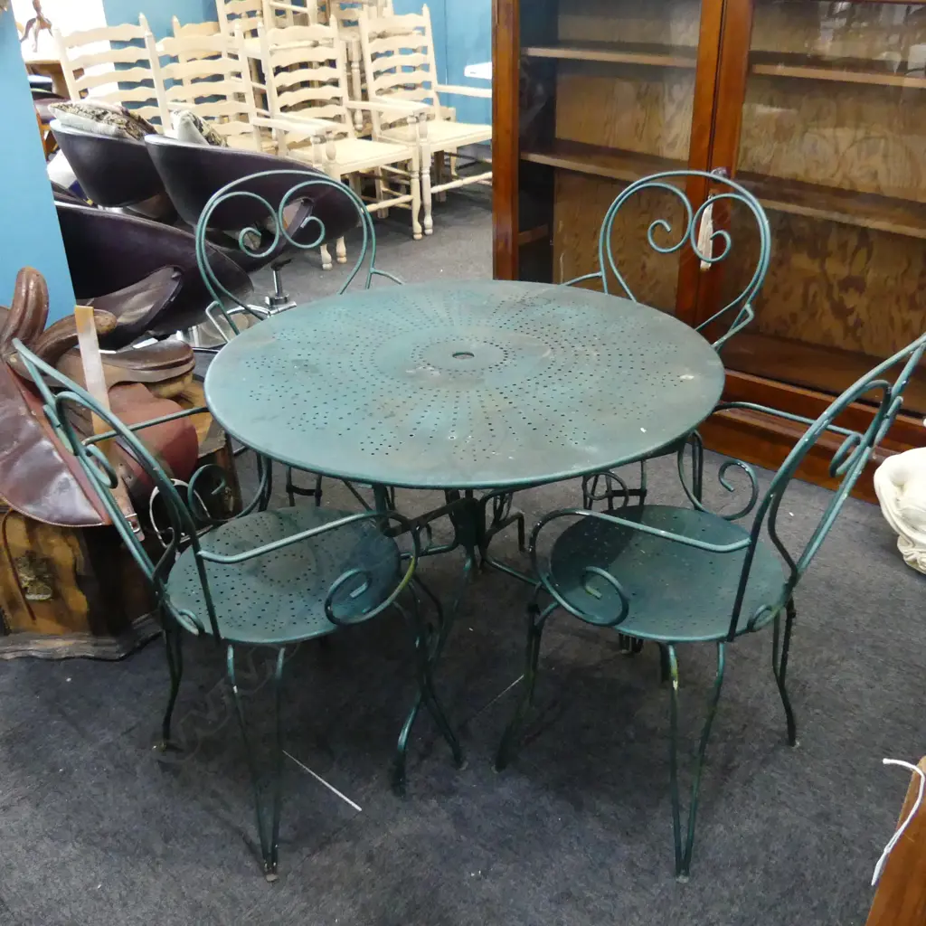 GREEN PAINTED METAL PATIO SET - TABLE 950mm dia & 4 CHAIRS Image 1++
