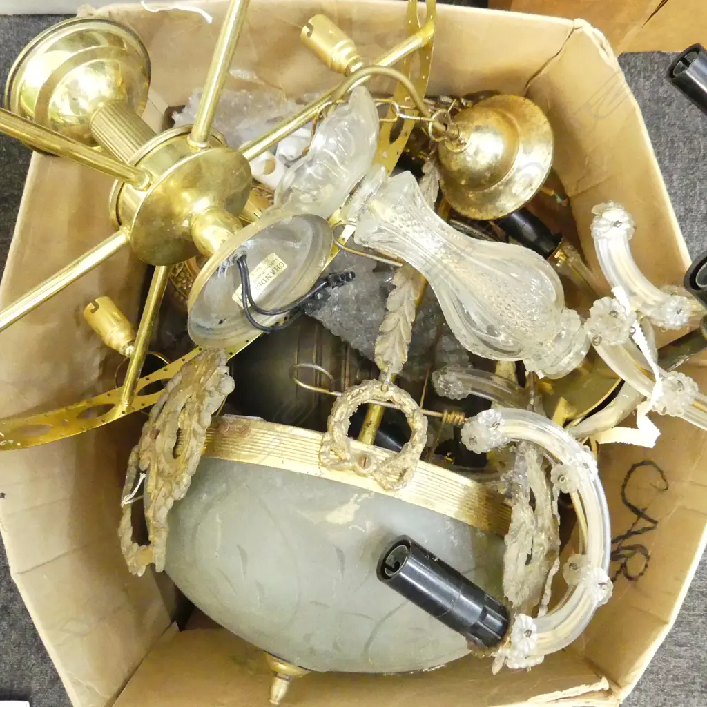 BOX OF VINTAGE LIGHT FITTING PARTS ETC Image 1++