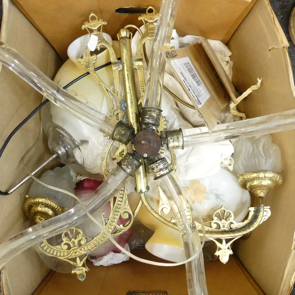 BOX LOT OF KERO LAMP SHADES & LIGHT FITTINGS Image 1++