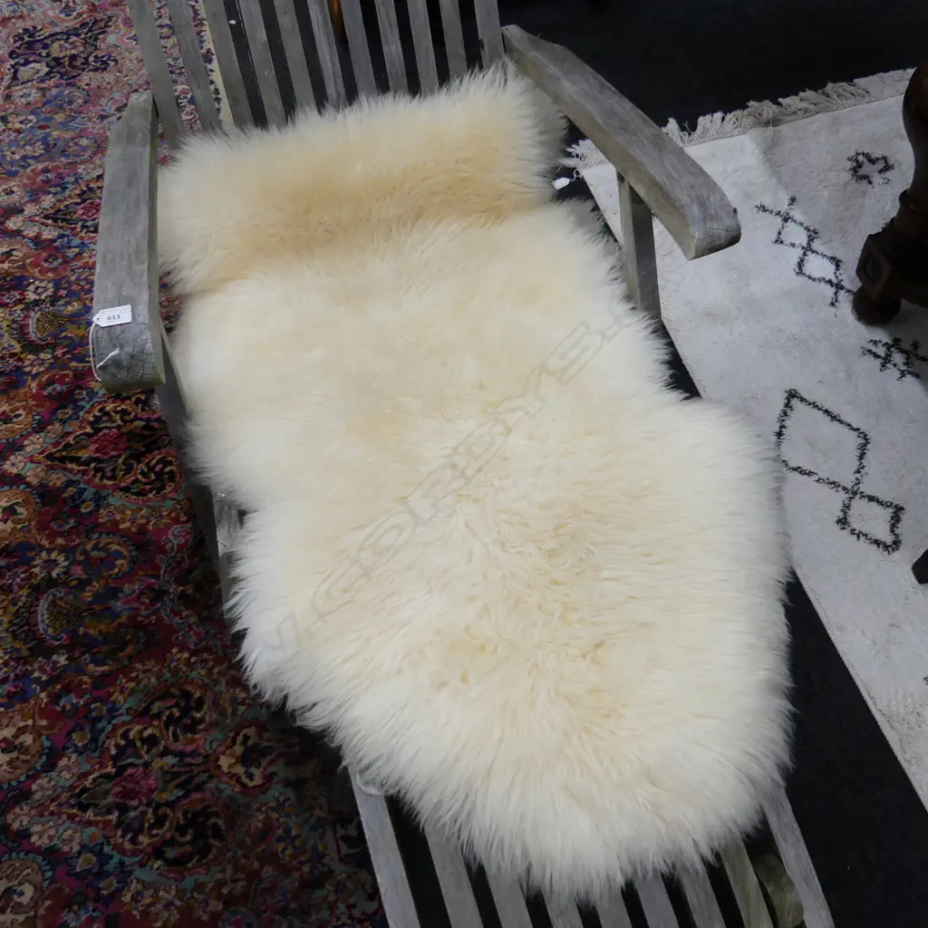 WHITE SHEEPSKIN RUG 1200x750mm Image 1++