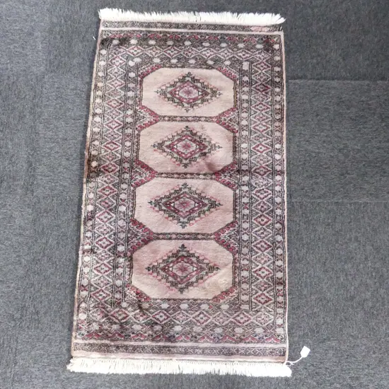 HAND KNOTTED WOOL PILE RUG 1400x800mm