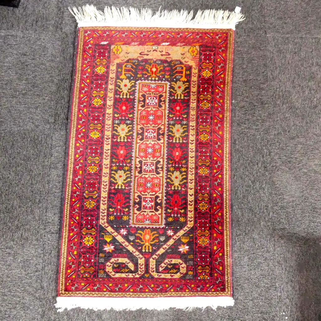 VINTAGE PERSIAN HAND KNOTTED WOOL RUG, 750 x 1300mm Image 1++