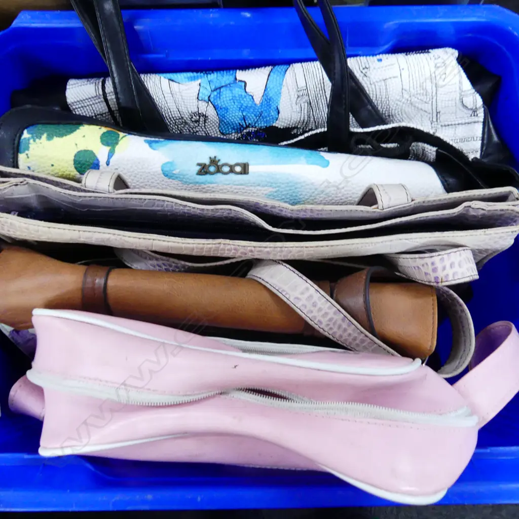 5 LADIES FASHION HANDBAGS Image 1++