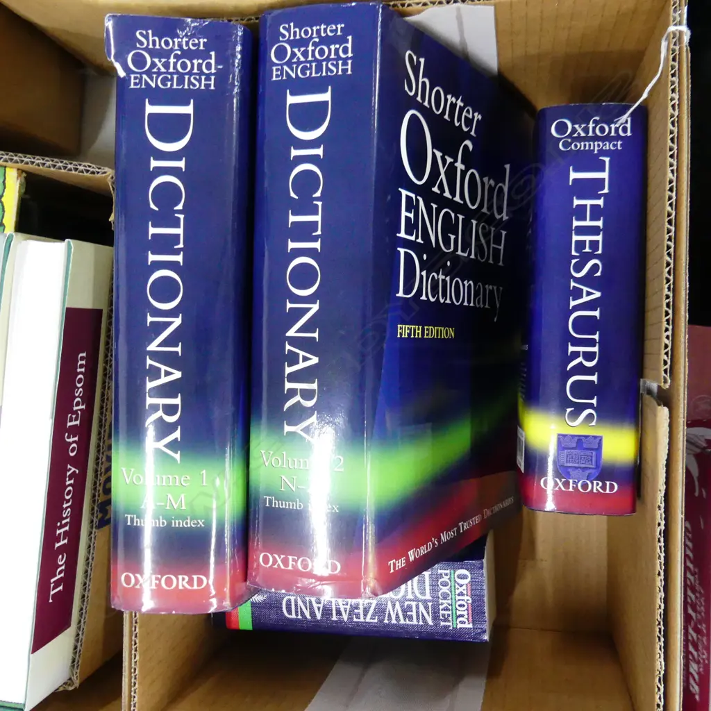 SHORTER OXFORD ENGLISH DICTIONARY 2 vols + Oxford Thesaurus + Oxford Pocket Dictionary Image 1++