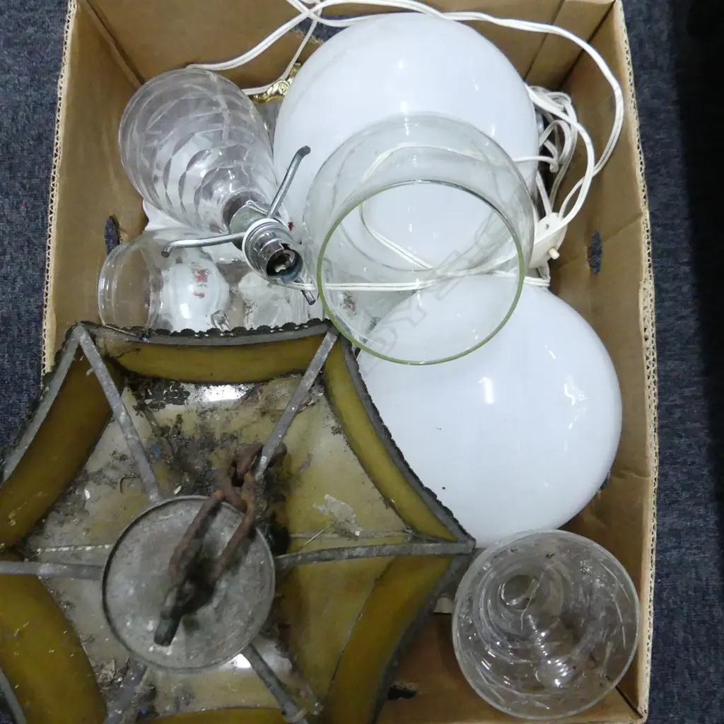 BOX LOT VINTAGE LAMP SHADES Image 1++