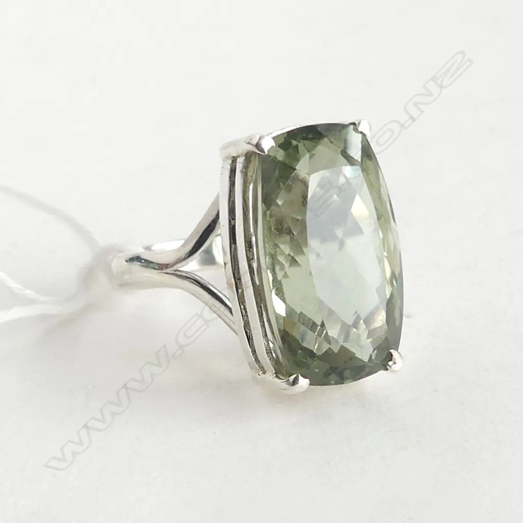 SILVER SET GREEN AMETHYST RING SIZE Q Image 1++