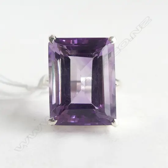 SILVER SET EMERALD CUT AMETHYST RING SIZE Q