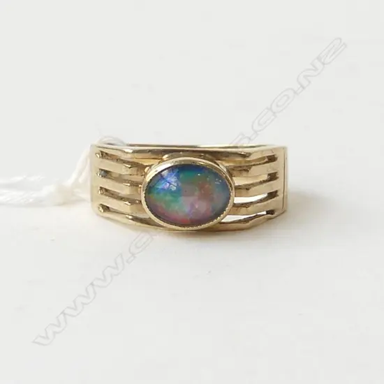 9CT TRIPLEX OPAL RING, 3.8gms SIZE N 1/2