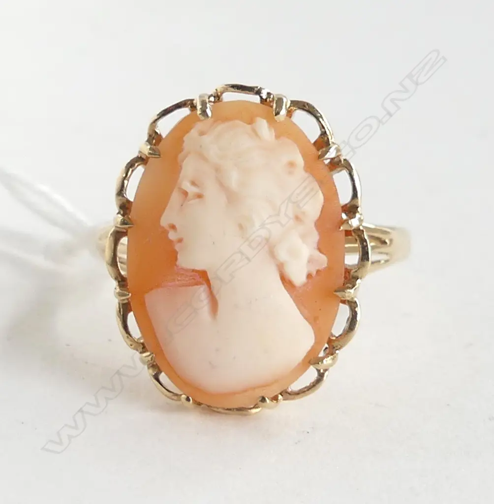 9CT GOLD CAMEO RING 3.5gms (18X12mm)cameo size U Image 1++