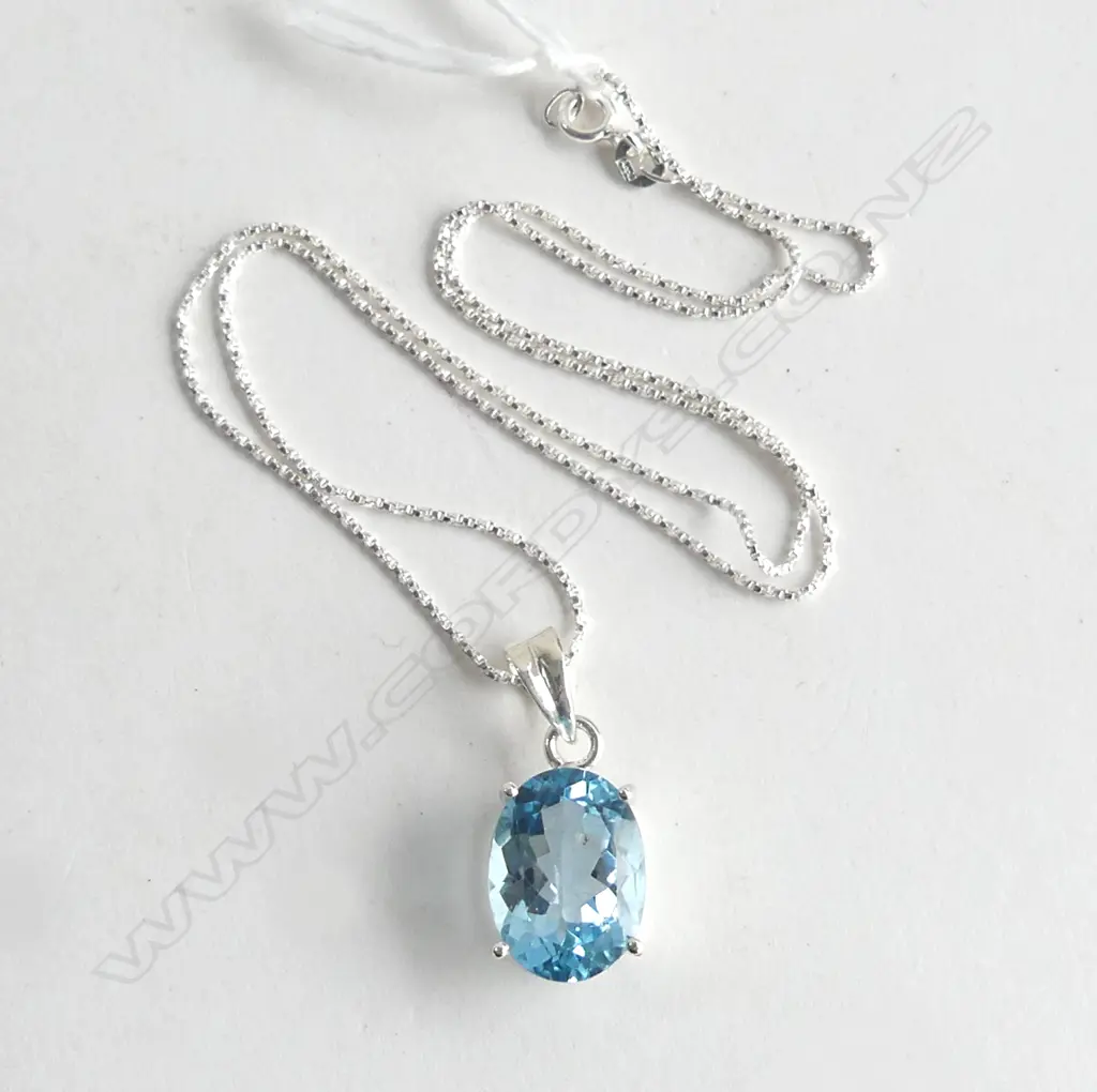 SILVER SET BLUE TOPAZ PENDANT & SILVER CHAIN Image 1++