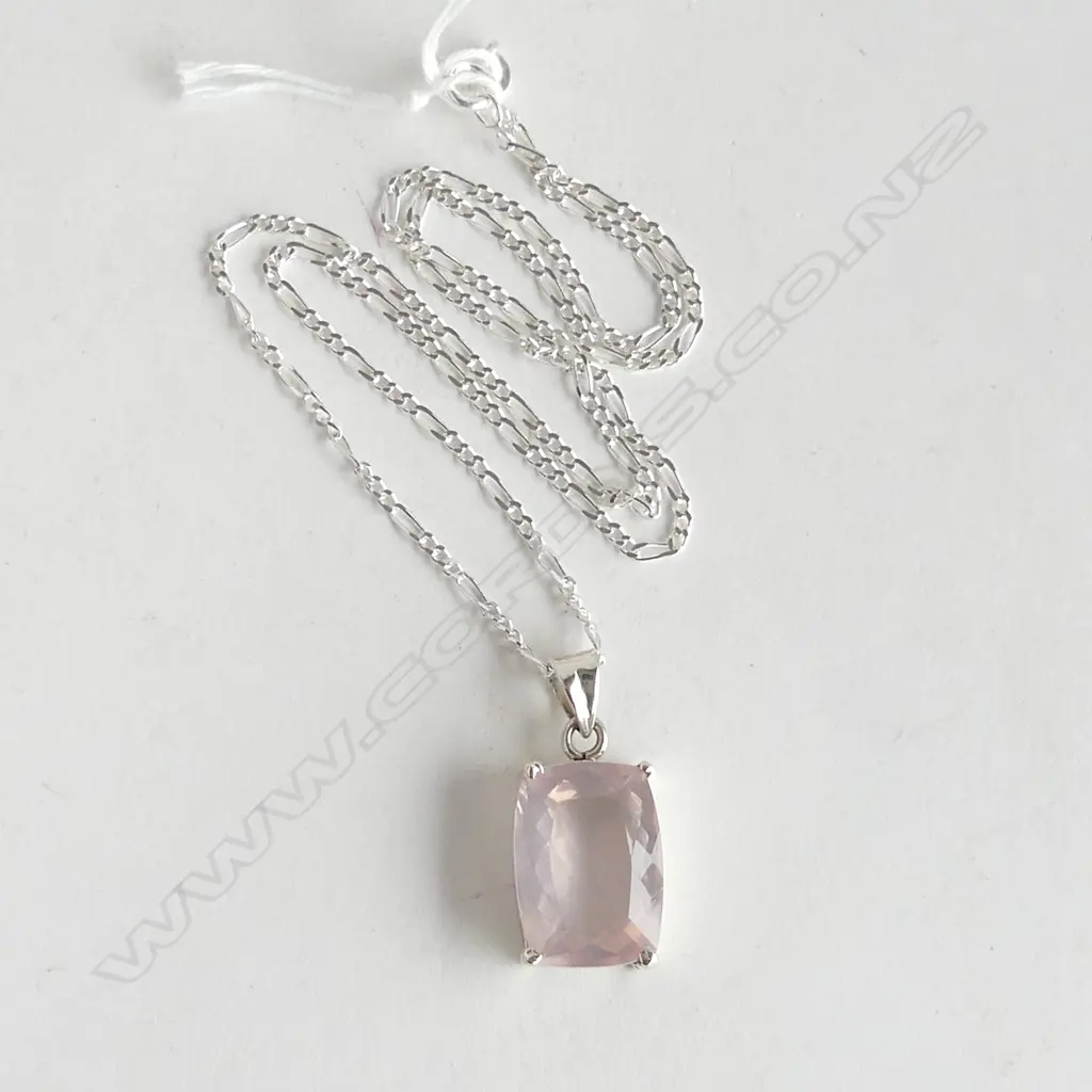 SILVER SET ROSE QUARZT PENDANT & SILVER CHAIN Image 1++