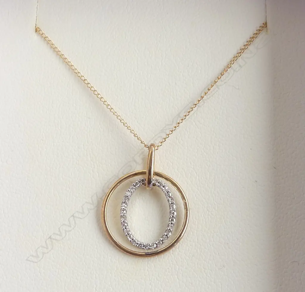 10ct DIAMOND SET PENDANT w V FINE CHAIN 1.5gm Image 1++