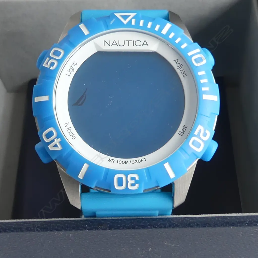 NAUTICA GENTS DIVE WATCH IN ORIGINAL BOX  Image 1++