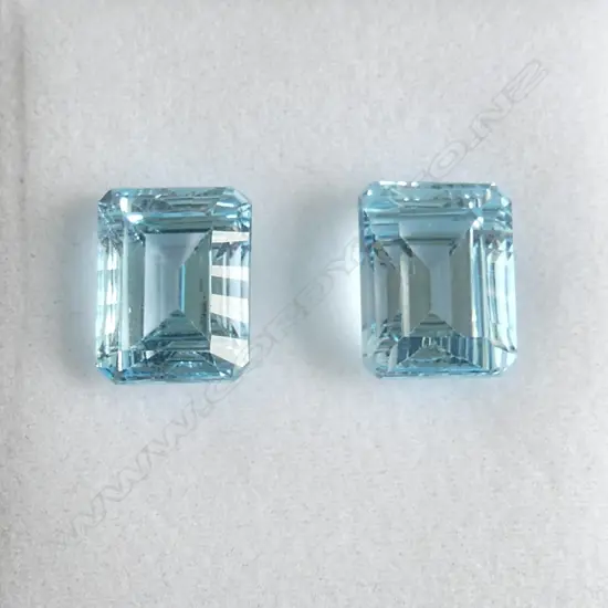PR BLUE TOPAZ OCTAGON CUT 13.85ct, AIG REPORT