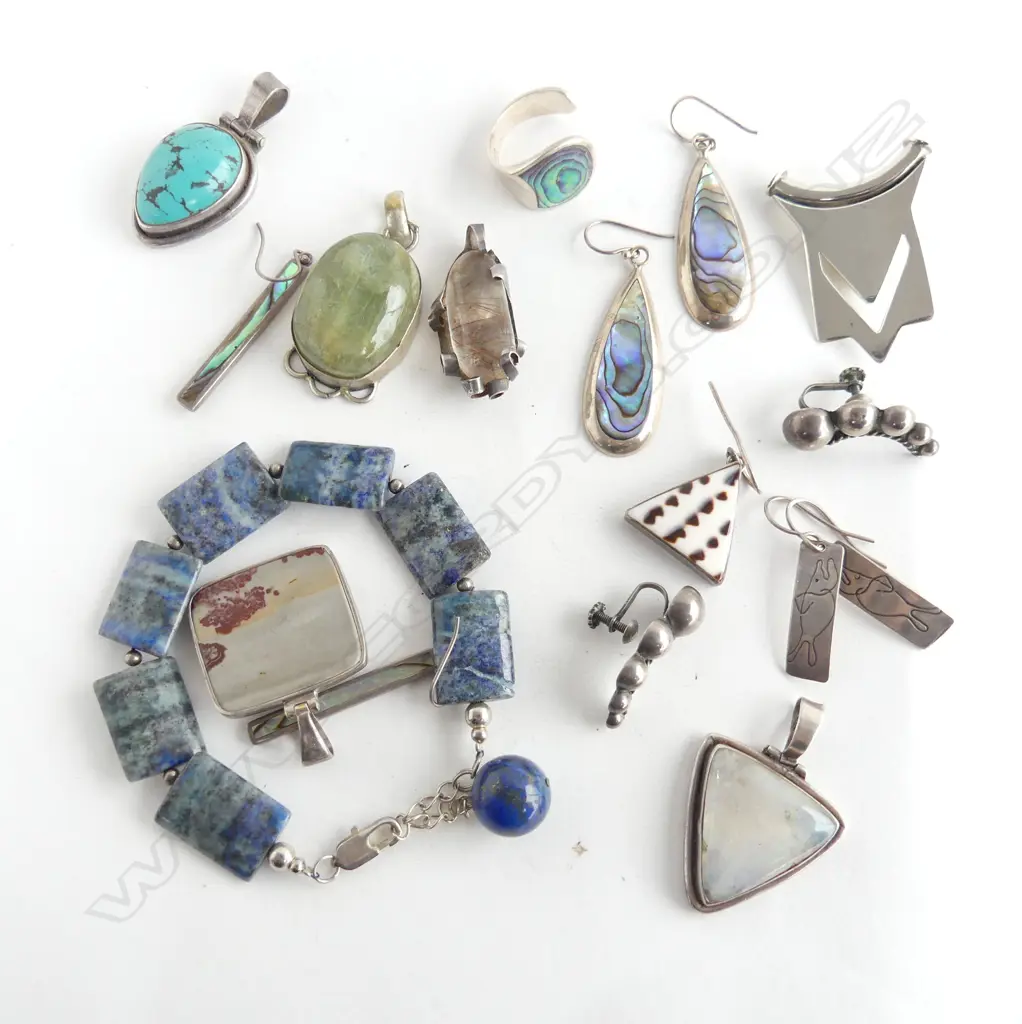 ASST STG JEWELLERY Image 1++