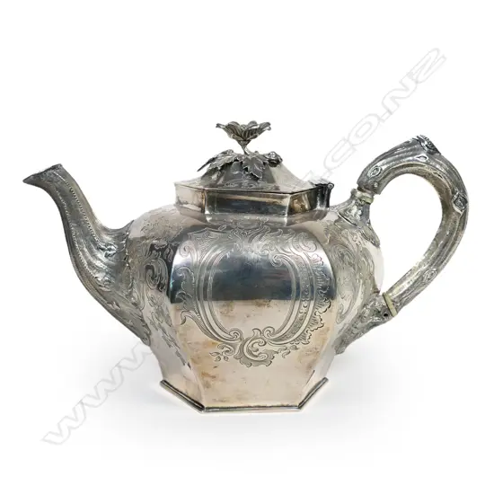 A good quality early Victorian period Irish silver teapot,