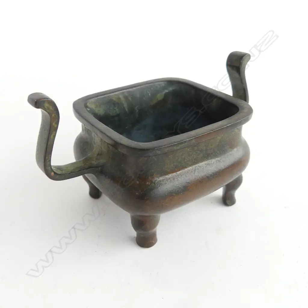 4 ORIENTAL METAL PCES; INCENCE BURNER W.115mm, CONTAINER 80x80mm, TURTLE, FIGURE H.35mm Image 1++