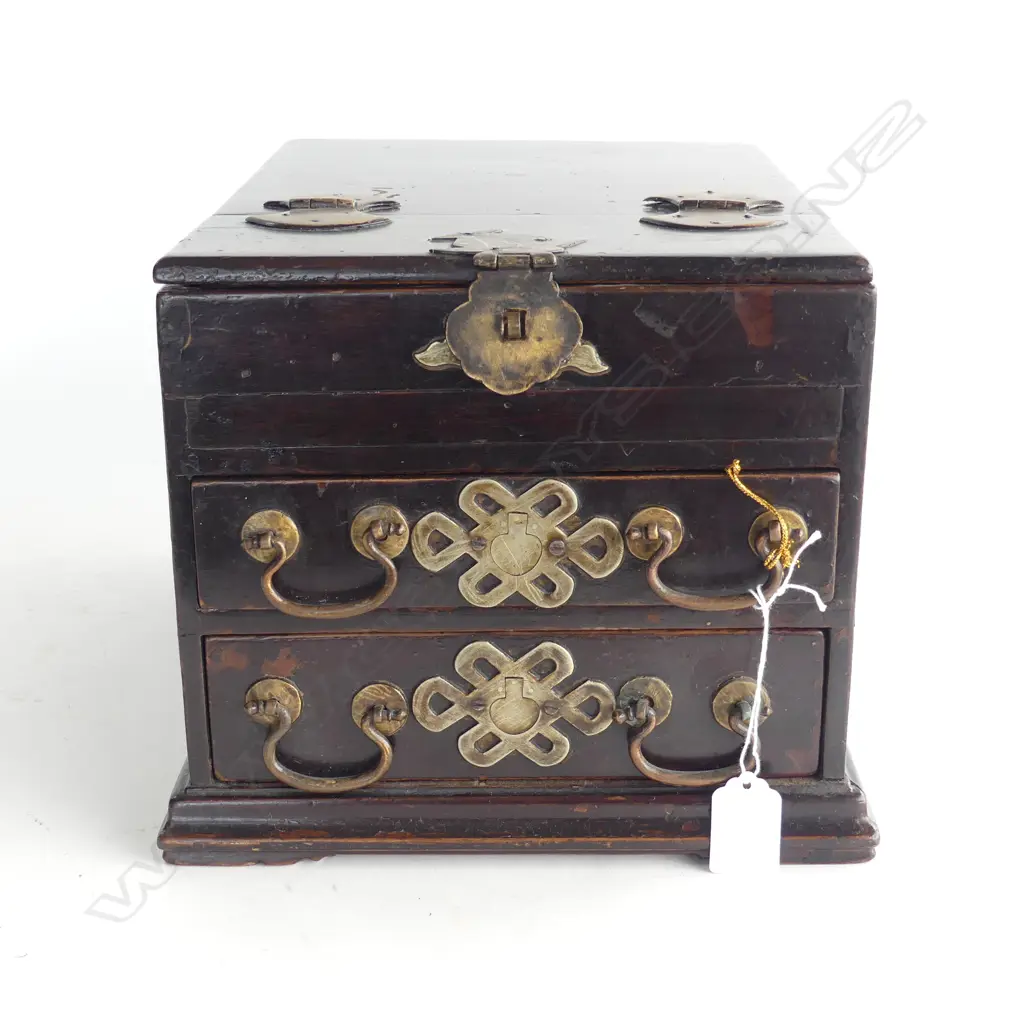 VINTAGE ORIENTAL JEWELLERY BOX (FOLDING MIRROR TOP) 260x340x220mm Image 1++