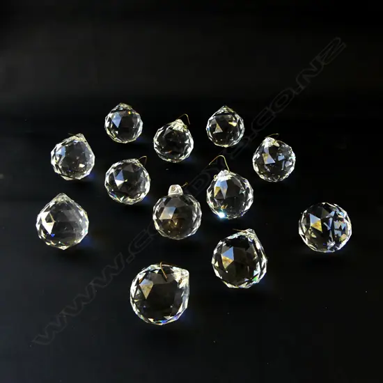 TWELVE VINTAGE FACET CUT CRYSTAL BALLS WITH HANGERS, DIA.40MM