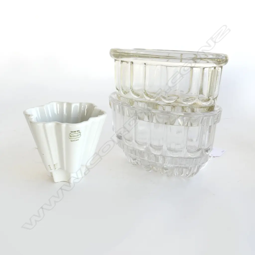 SHELLEY CHINA JELLY MOULD H100MM & 2 PRESSED GLASS JELLY MOULDS L140MM Image 1++